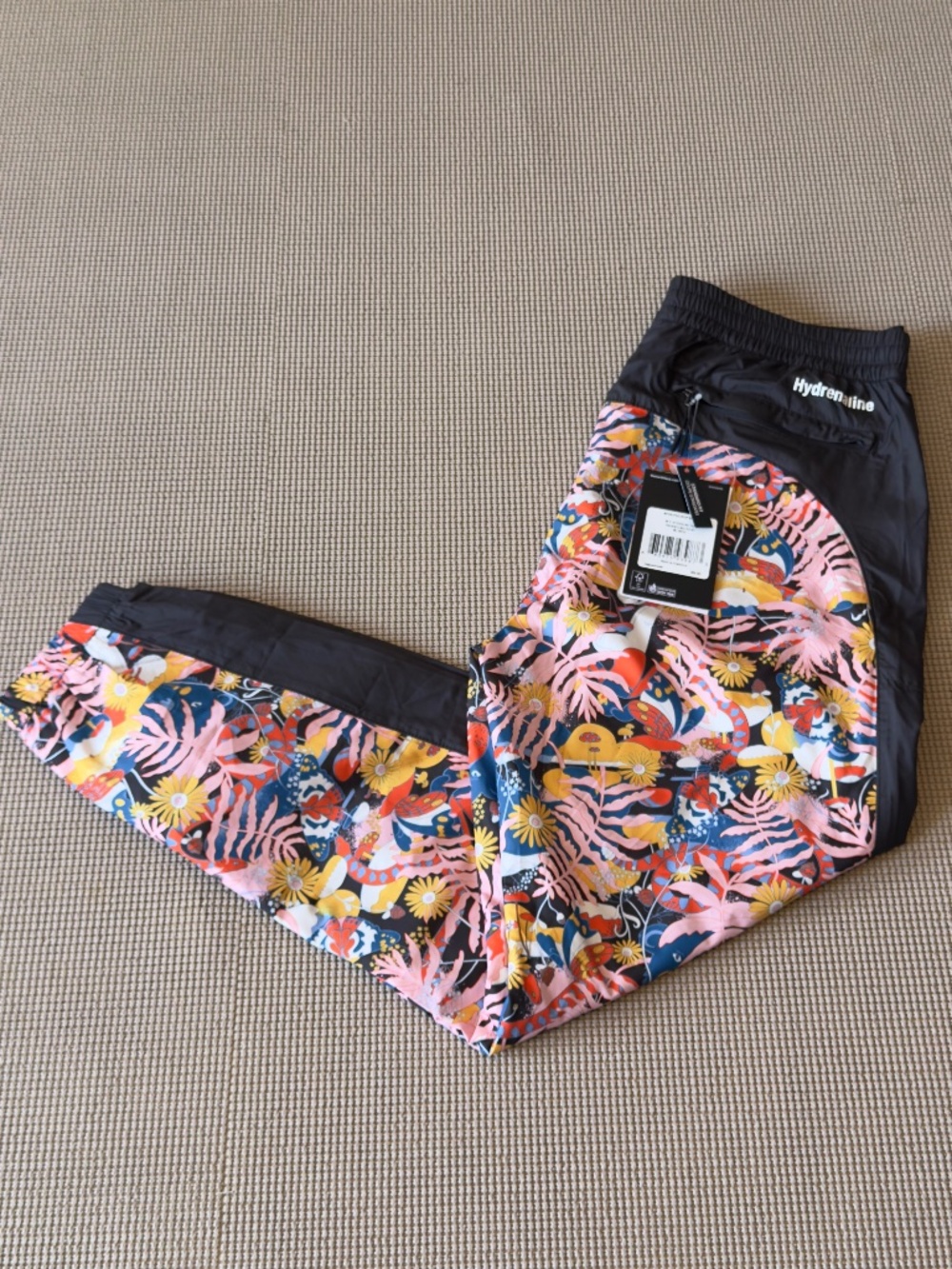 THE NORTH FACE floral multicolor printed hydrenaline windwall jogger